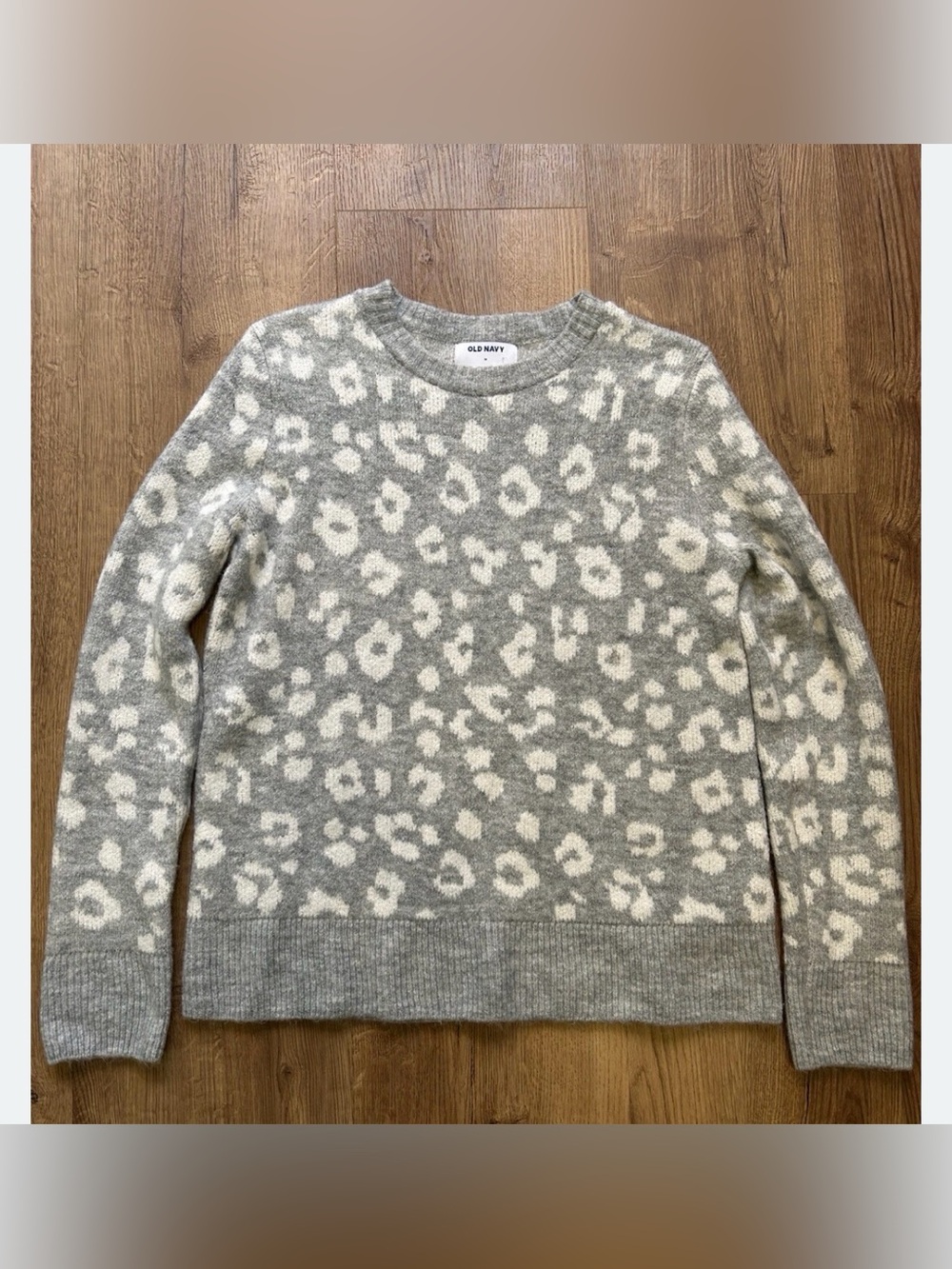 Old Navy Gray and White Leopard Crewneck Maternity Sweater